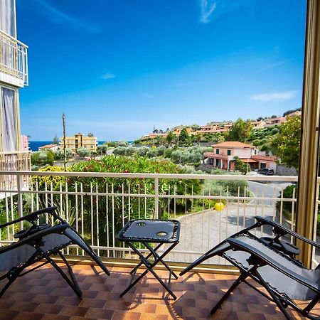 Apartamento La Casa Di Vittoria San Lorenzo al Mare Exterior foto