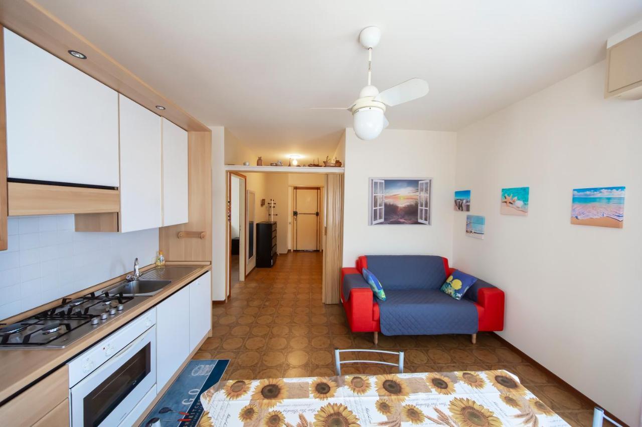 Apartamento La Casa Di Vittoria San Lorenzo al Mare Exterior foto