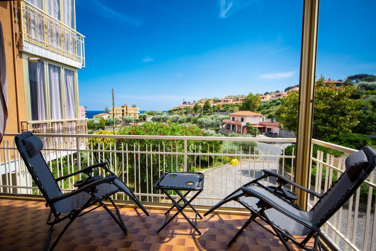 Apartamento La Casa Di Vittoria San Lorenzo al Mare Exterior foto