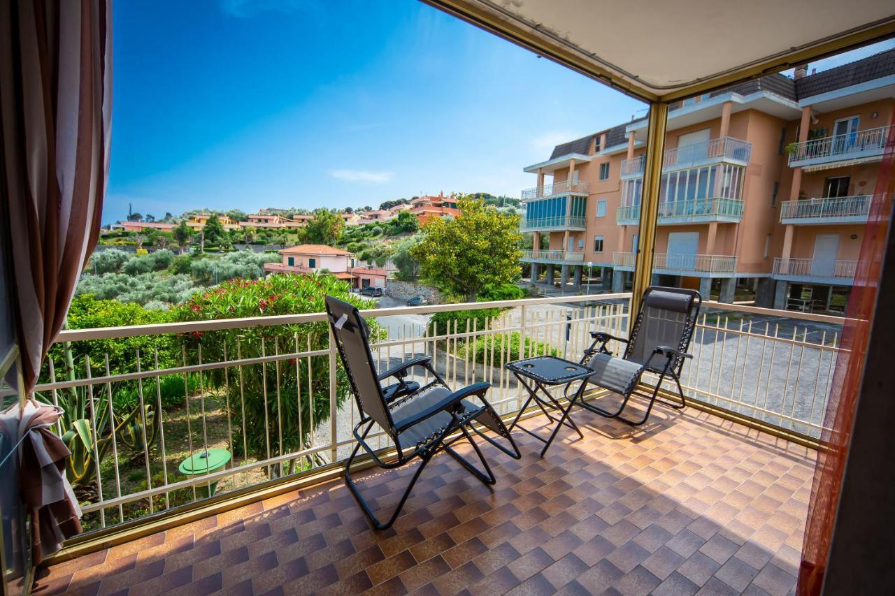 Apartamento La Casa Di Vittoria San Lorenzo al Mare Exterior foto