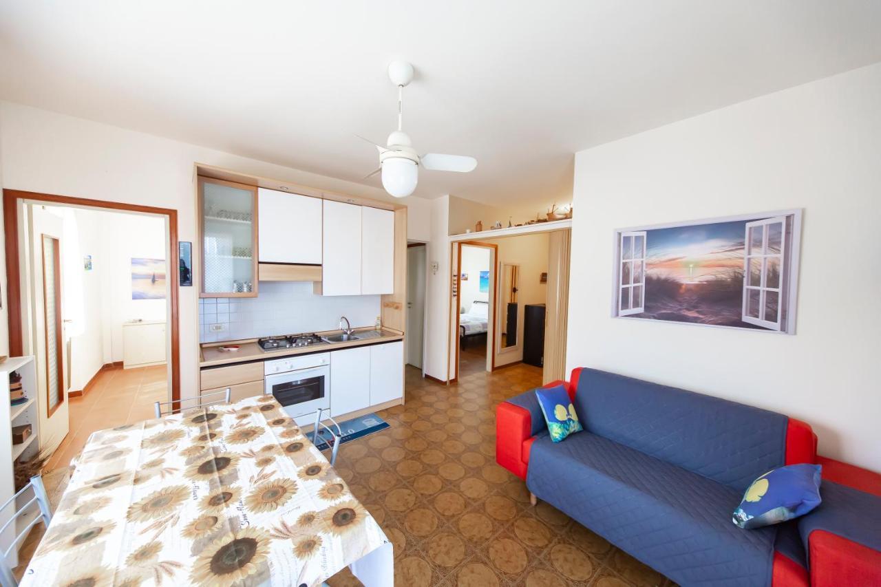 Apartamento La Casa Di Vittoria San Lorenzo al Mare Exterior foto